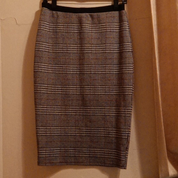 Ⓟⓔⓝⓒⓘⓛ Ⓢⓚⓘⓡⓣ - Picture 2 of 4